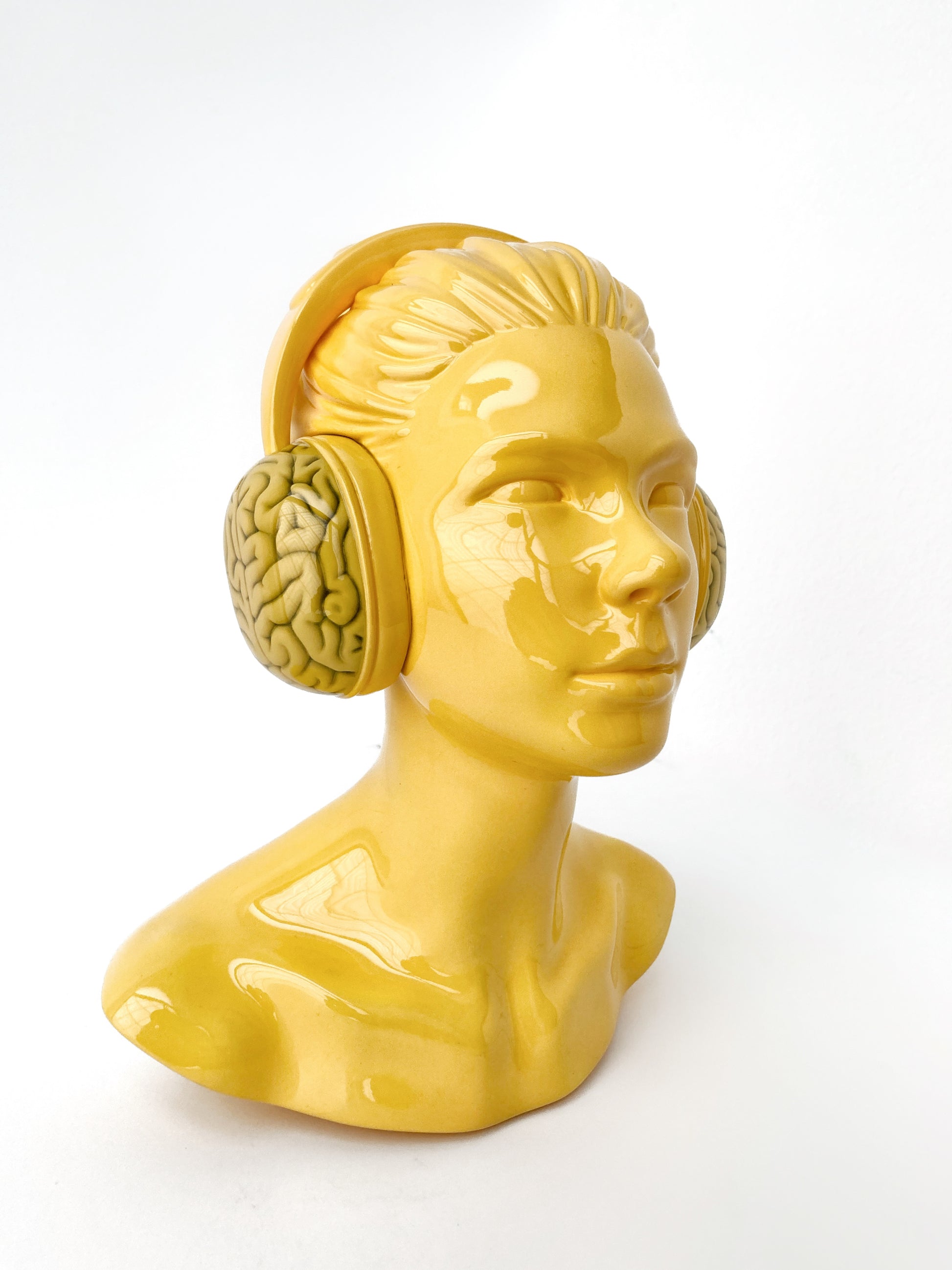 Emilio Garcia - Brain beats. Yellow, 2023